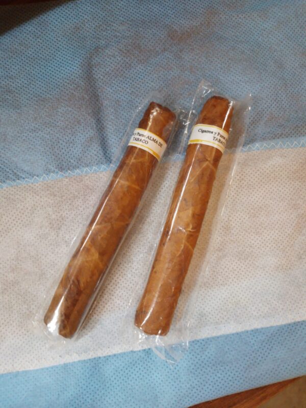 Cigarros y Puros - Image 4